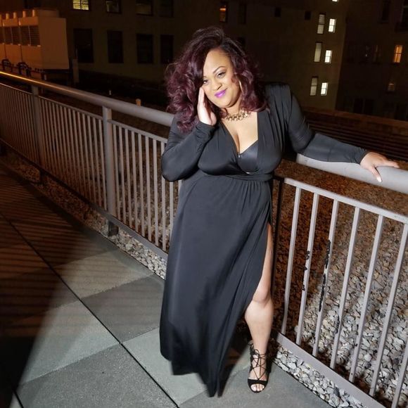 Meet your Posher, Nicole - Picture 1 of 1